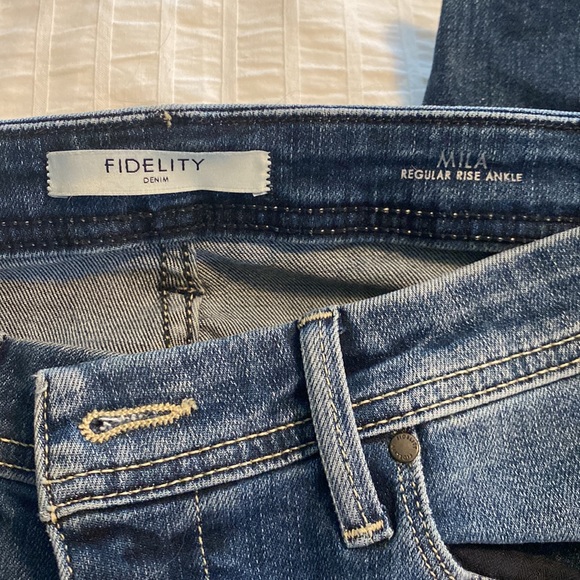Fidelity Mila Regular Rise Ankle Jeans - Picture 2 of 7